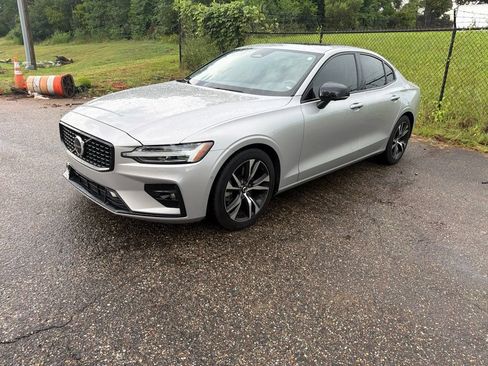 Used 2024 Volvo S60 B5 Plus AWD/4WD image 5