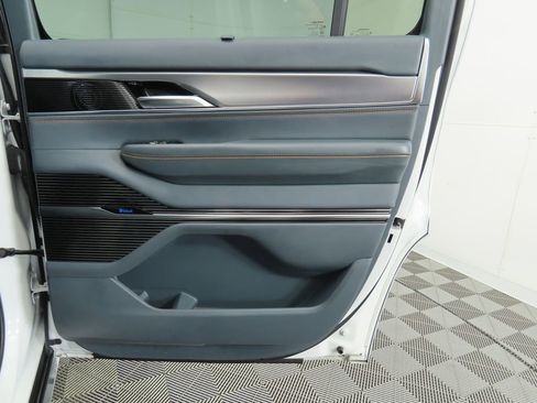 Used 2023 Jeep Grand Wagoneer Series II image 26