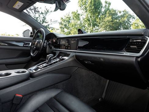 Used 2021 Porsche Panamera image 12