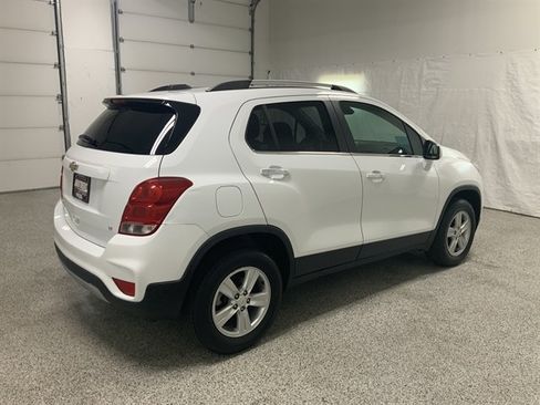 Used 2019 Chevrolet Trax LT w/ LT Convenience Package AWD/4WD image 5
