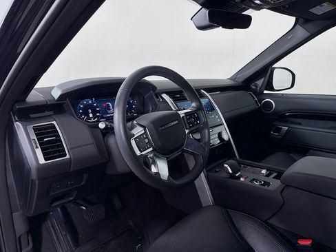Used 2025 Land Rover Discovery S AWD/4WD image 9