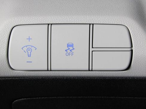 Certified 2025 Hyundai Elantra Limited image 23