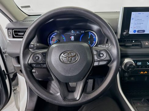Used 2025 Toyota RAV4 XLE AWD/4WD image 12