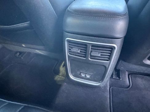 Used 2018 Chrysler 300 Touring w/ Touring-L Group AWD/4WD image 8