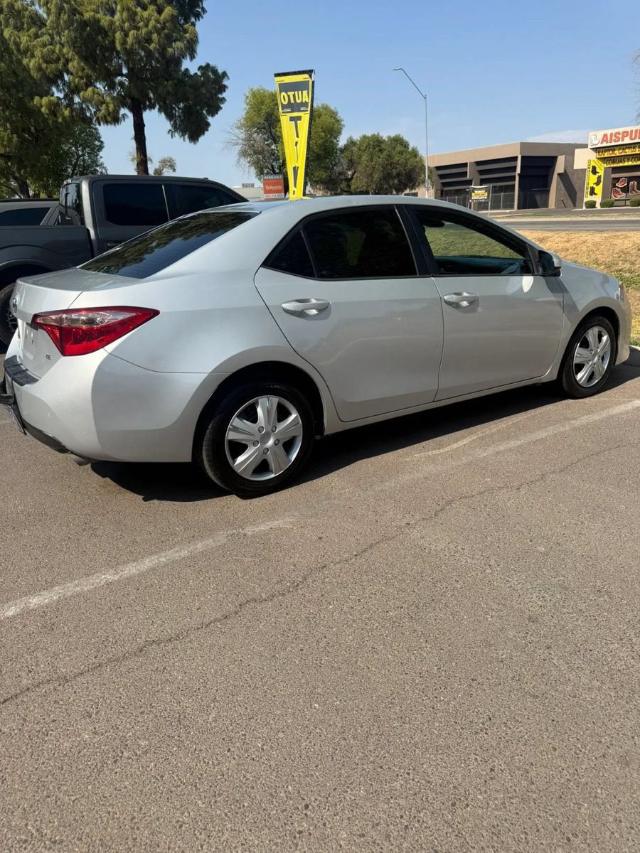 Used 2019 Toyota Corolla LE w/ Carpet Mat Package (TMS) FWD image 4