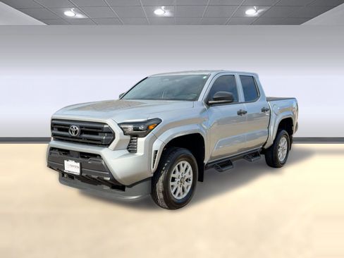 Used 2024 Toyota Tacoma SR image 2