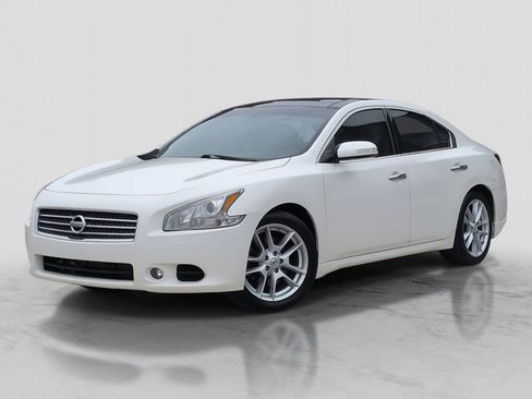 Used 2009 Nissan Maxima FWD image 1