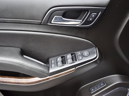 Used 2019 Chevrolet Tahoe LT image 12