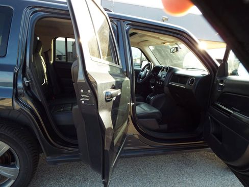 Used 2015 Jeep Patriot High Altitude image 28