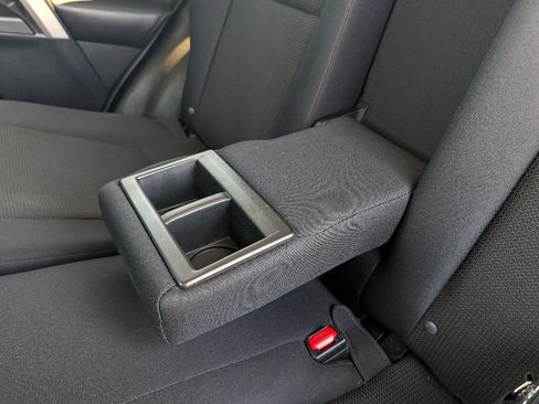 Used 2017 Toyota RAV4 XLE w/ Carpet Mat Package AWD/4WD image 19