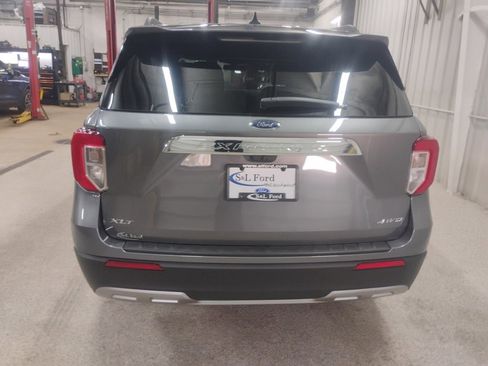 Used 2024 Ford Explorer XLT w/ Equipment Group 202A image 23