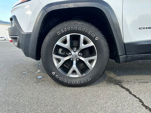 Used 2016 Jeep Cherokee Trailhawk image 25