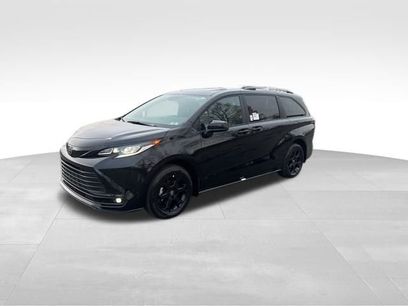 New 2025 Toyota Sienna XLE Woodland Edition