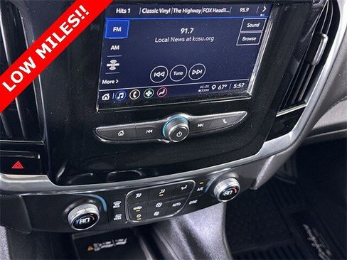 Used 2023 Chevrolet Traverse LT image 13