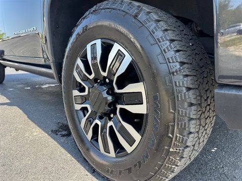 Used 2021 GMC Sierra 2500 Denali w/ Denali Ultimate Package image 9