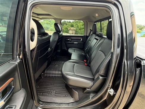 Used 2018 RAM 1500 Laramie AWD/4WD image 32