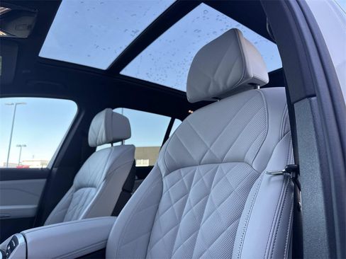 Used 2025 BMW X5 xDrive50e w/ M Sport Package image 19