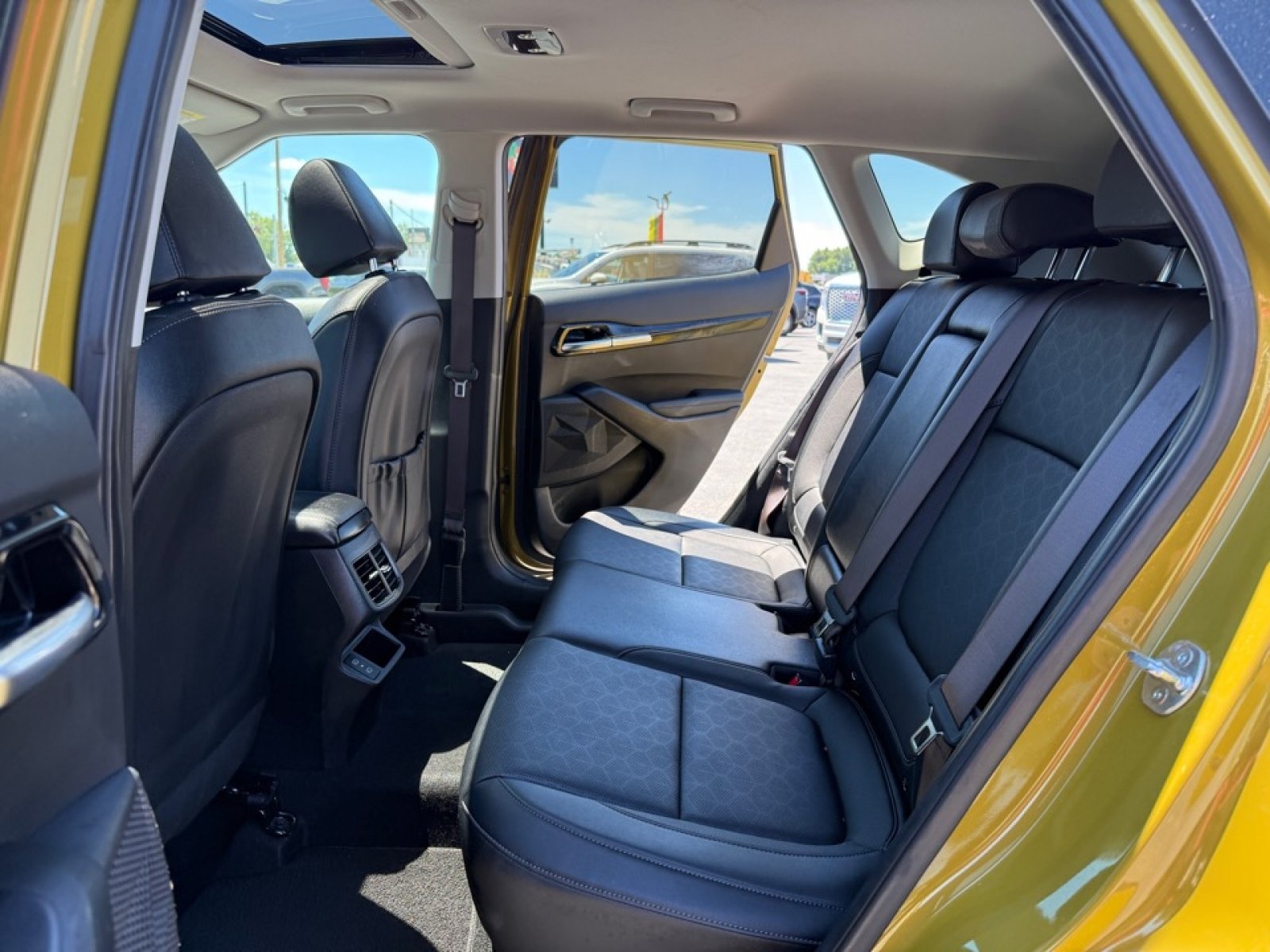 Used 2024 Kia Seltos SX w/ SX Sunroof Package AWD/4WD image 31
