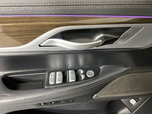 Used 2020 BMW 740i image 12