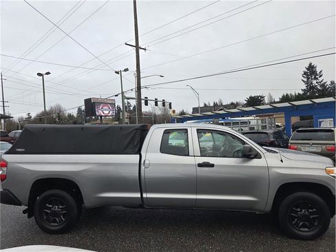 Used 2015 Toyota Tundra SR image 1