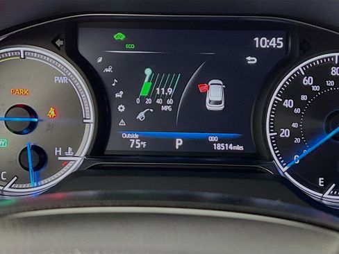 Used 2023 Toyota Venza LE image 22