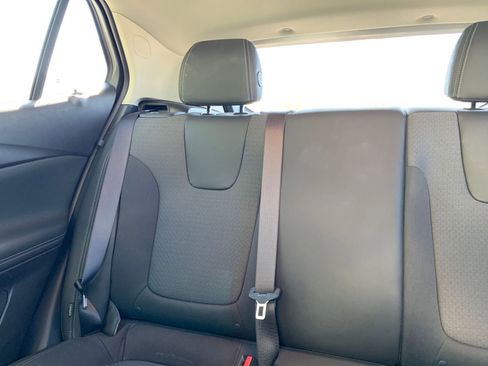 Used 2025 Buick Encore GX Preferred AWD/4WD image 38