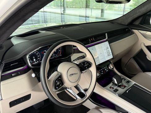 Used 2025 Jaguar F-PACE R-Dynamic S AWD/4WD image 4