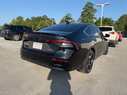 Used 2024 Honda Accord Sport image 6