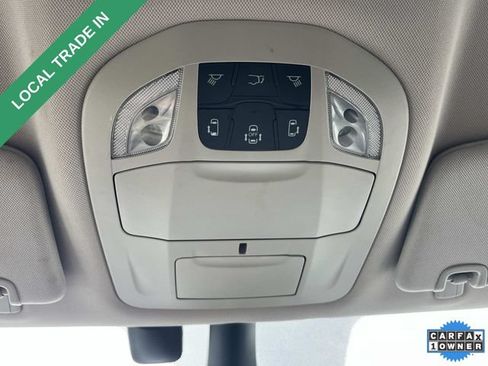 Used 2022 Chrysler Pacifica Touring-L FWD image 35