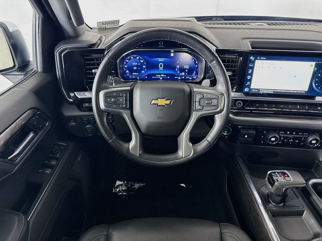 Used 2022 Chevrolet Silverado 1500 LTZ w/ LTZ Premium Package AWD/4WD image 27