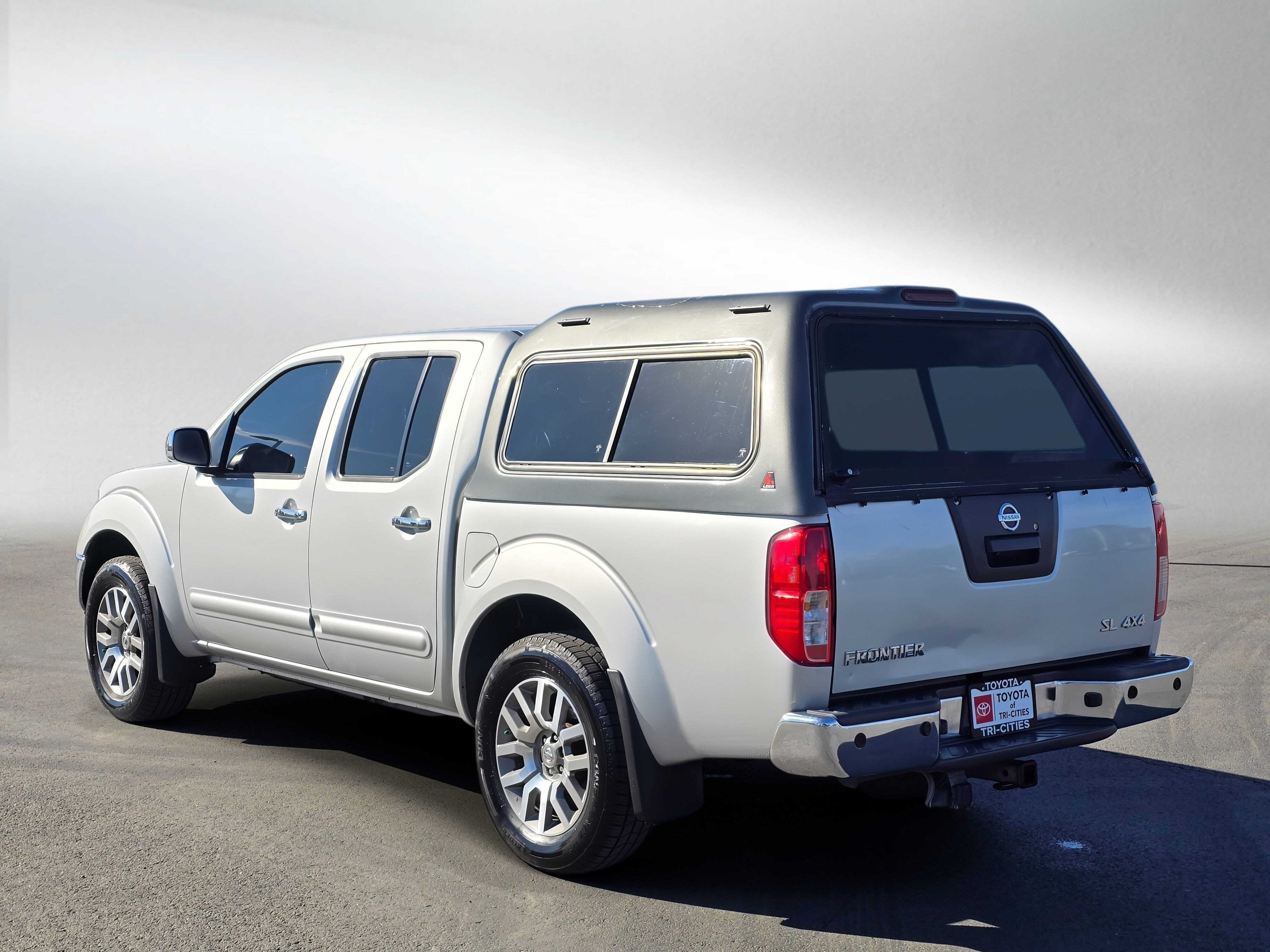 Used 2013 Nissan Frontier SL AWD/4WD image 3