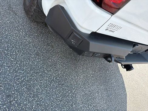 Used 2023 GMC Sierra 1500 AT4X image 27