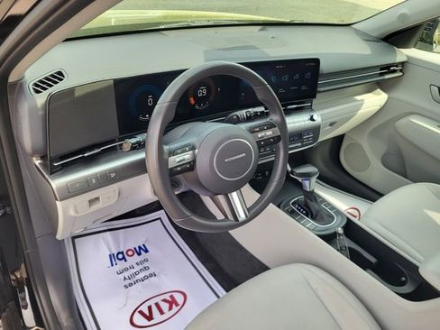 Used 2025 Hyundai Kona SEL image 10