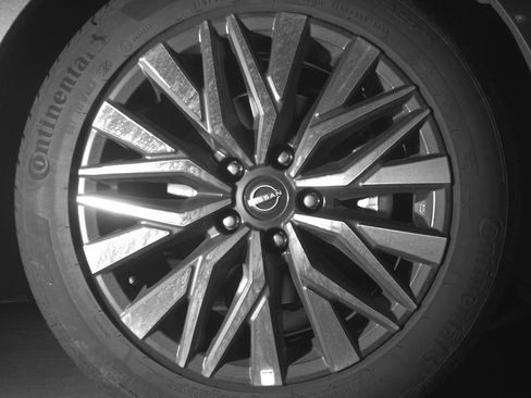 Used 2025 Nissan Altima 2.5 SV image 13