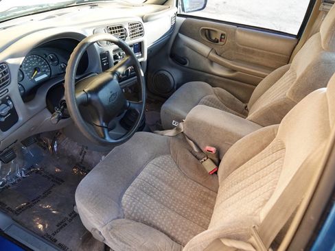 Used 2000 Chevrolet S10 Pickup LS w/ Preferred Equipment Group image 7