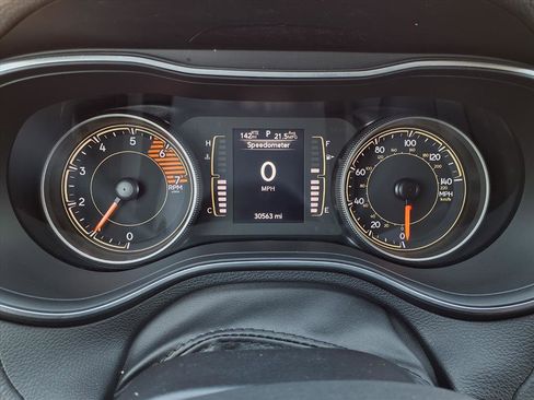 Used 2020 Jeep Cherokee Latitude Plus image 19