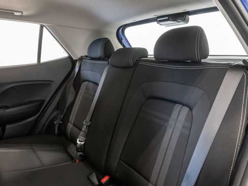Used 2025 Hyundai Venue SEL FWD image 25
