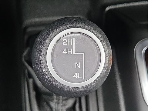 Used 2025 Jeep Gladiator Sport AWD/4WD image 17