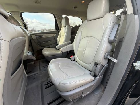 Used 2017 Chevrolet Traverse LT FWD image 13
