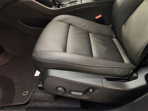 New 2025 Volvo XC40 B5 Core w/ Protection Package Premier image 25