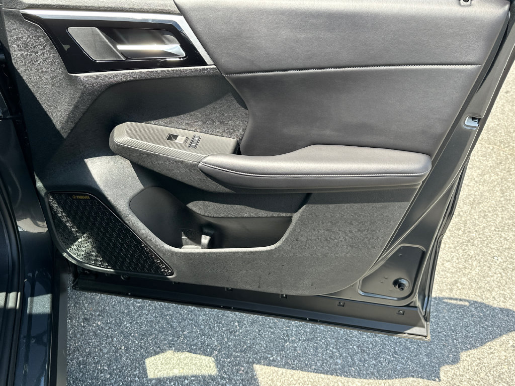 Used 2025 Mitsubishi Outlander SE FWD image 14