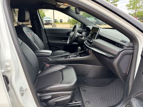 Used 2025 Jeep Compass Trailhawk image 39