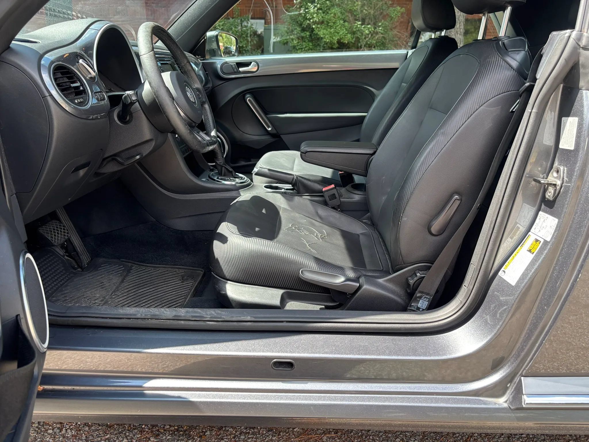 Used 2013 Volkswagen Beetle 2.5 FWD image 18
