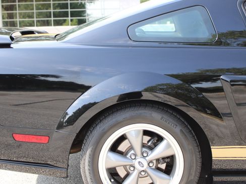 Used 2006 Ford Mustang GT RWD image 33
