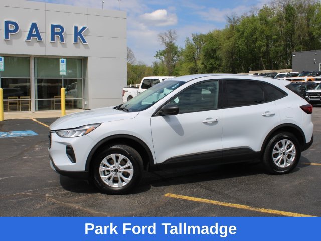 Used 2025 Ford Escape Active AWD/4WD image 1