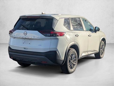 Used 2023 Nissan Rogue S image 5