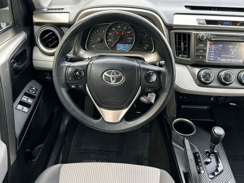 Used 2015 Toyota RAV4 LE image 14