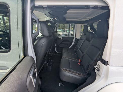 Used 2023 Jeep Wrangler Altitude image 24