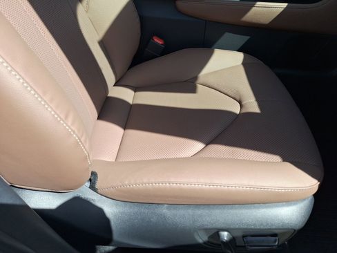 Used 2025 Toyota Grand Highlander AWD image 34