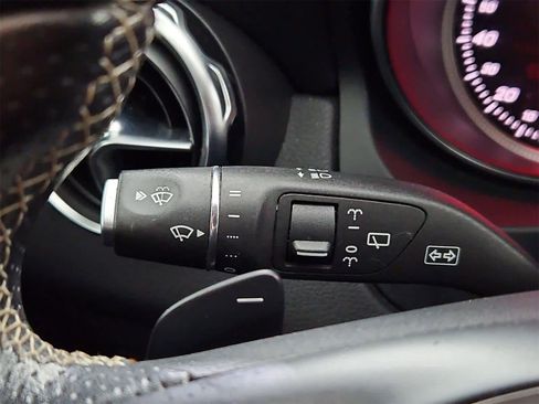 Used 2018 Mercedes-Benz GLA 250 4MATIC image 27